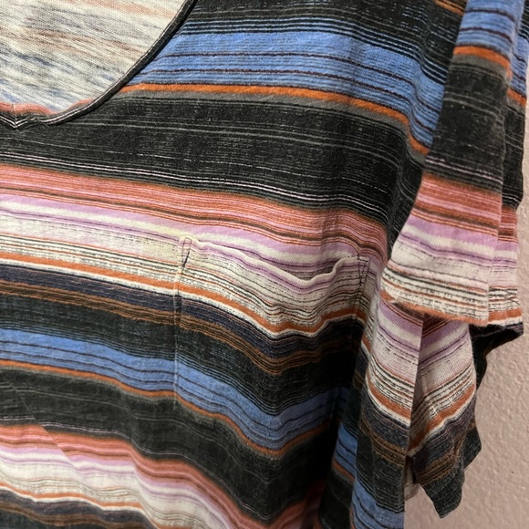 Striped Torrid Classic Fit V neck T-shirt size 3 - Picture 3 of 4